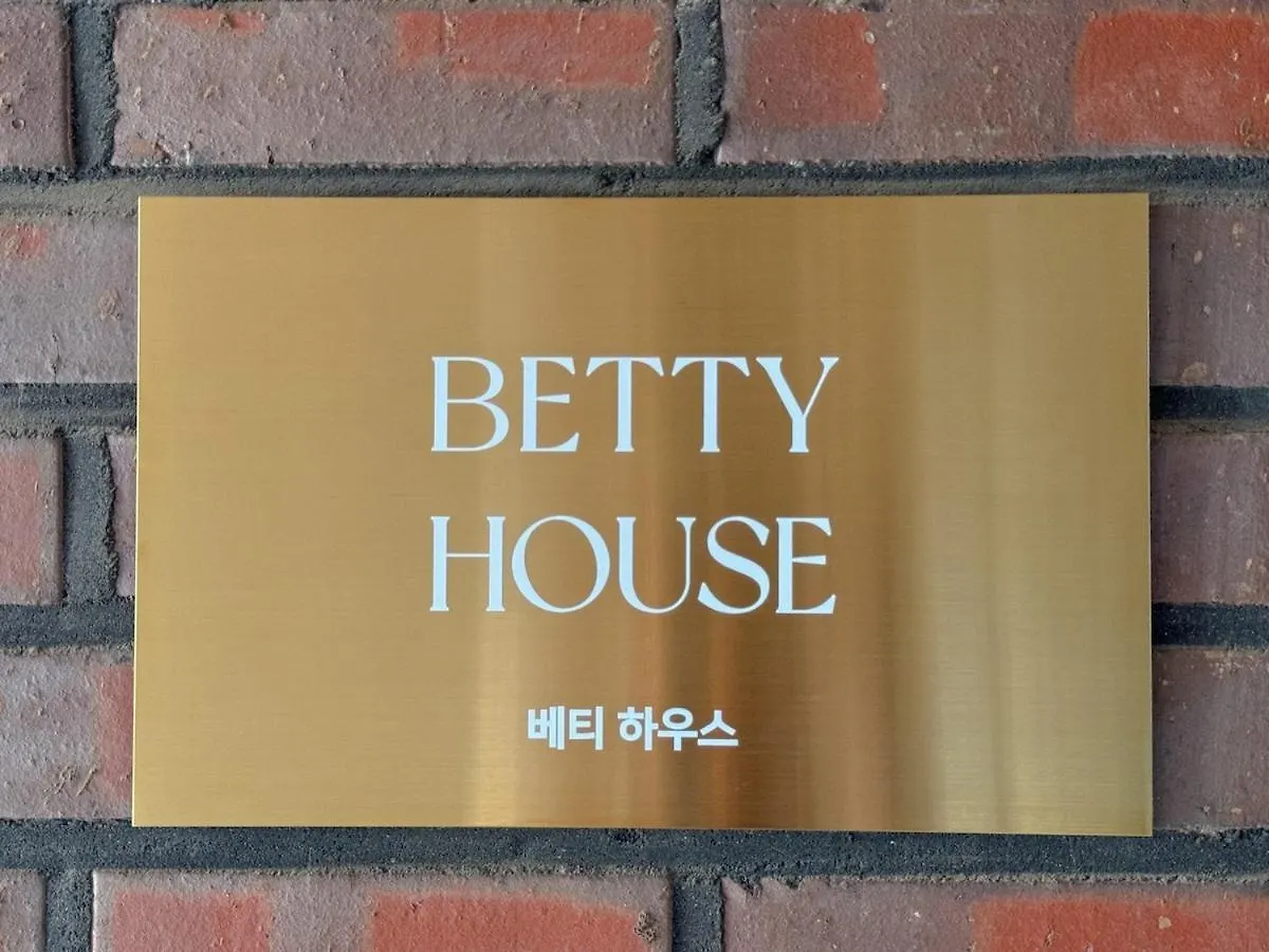 Апартаменты Betty House Сеул